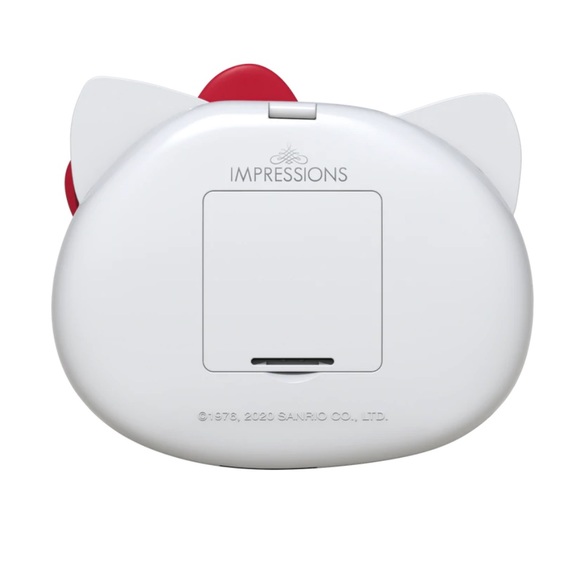 Impressions Vanity for Hello Kitty Kawaii LED Compact Mirror - Picture 2 of 6
